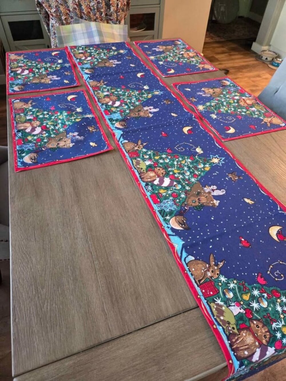 Holiday placemat and table runner set